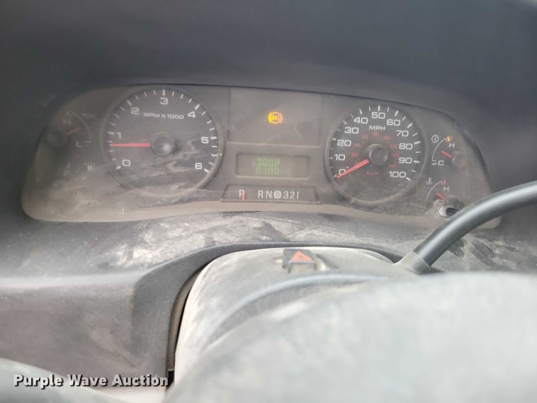 image for item EA2728 2005 Ford F250 Super Duty Crew Cab dump bed pickup truck