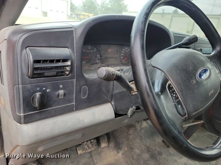 image for item EA2728 2005 Ford F250 Super Duty Crew Cab dump bed pickup truck