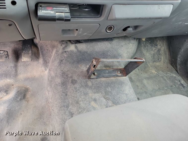 image for item EA2728 2005 Ford F250 Super Duty Crew Cab dump bed pickup truck