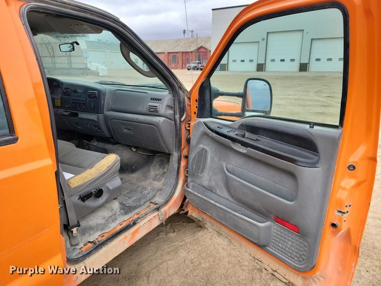 image for item EA2728 2005 Ford F250 Super Duty Crew Cab dump bed pickup truck