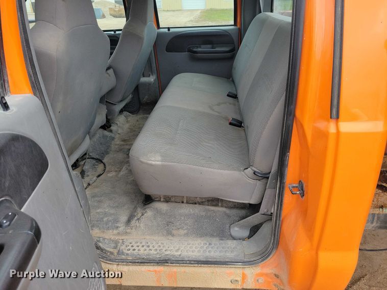 image for item EA2728 2005 Ford F250 Super Duty Crew Cab dump bed pickup truck