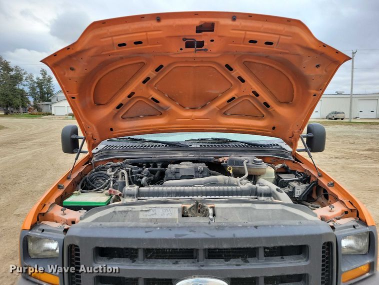 image for item EA2728 2005 Ford F250 Super Duty Crew Cab dump bed pickup truck