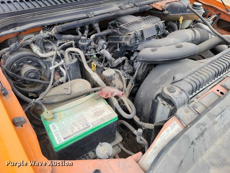 image for item EA2728 2005 Ford F250 Super Duty Crew Cab dump bed pickup truck