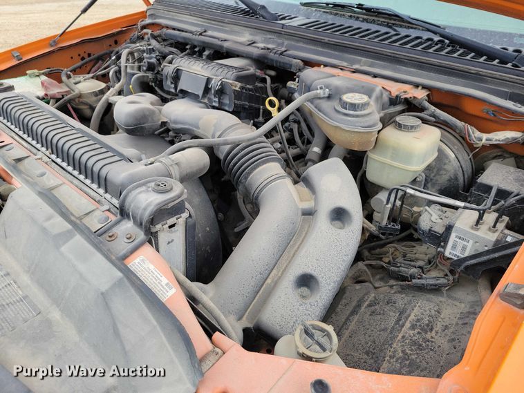 image for item EA2728 2005 Ford F250 Super Duty Crew Cab dump bed pickup truck