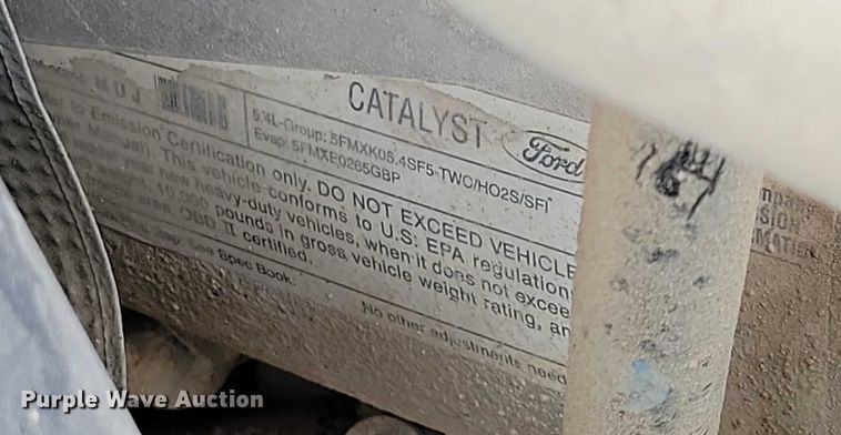 image for item EA2728 2005 Ford F250 Super Duty Crew Cab dump bed pickup truck