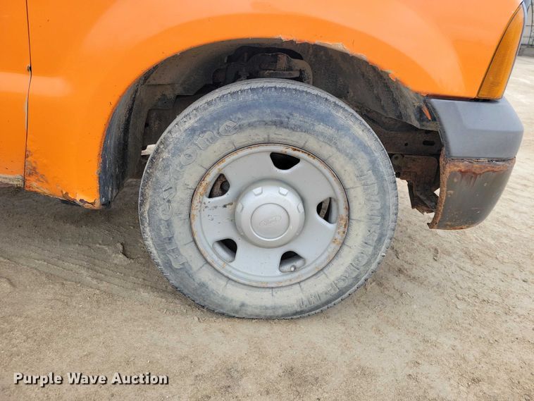 image for item EA2728 2005 Ford F250 Super Duty Crew Cab dump bed pickup truck