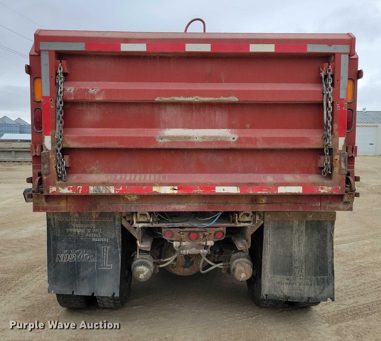 image for item EA2729 2004 International 7600 dump truck