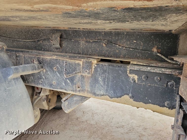 image for item EA2729 2004 International 7600 dump truck