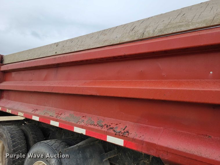 image for item EA2729 2004 International 7600 dump truck