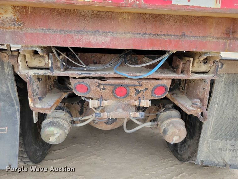 image for item EA2729 2004 International 7600 dump truck