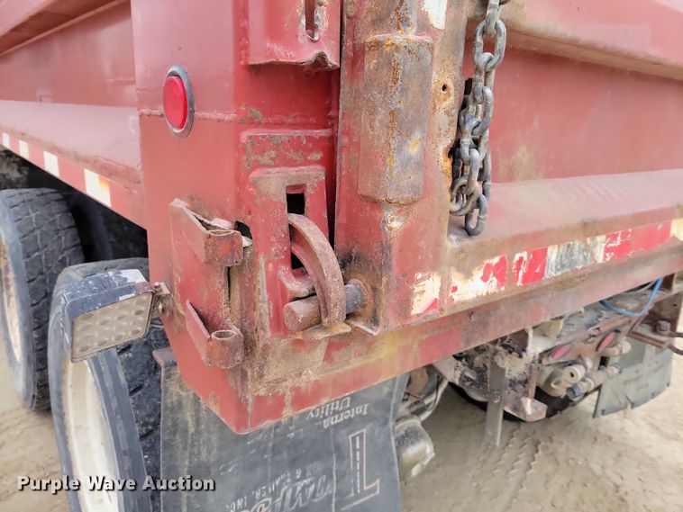 image for item EA2729 2004 International 7600 dump truck