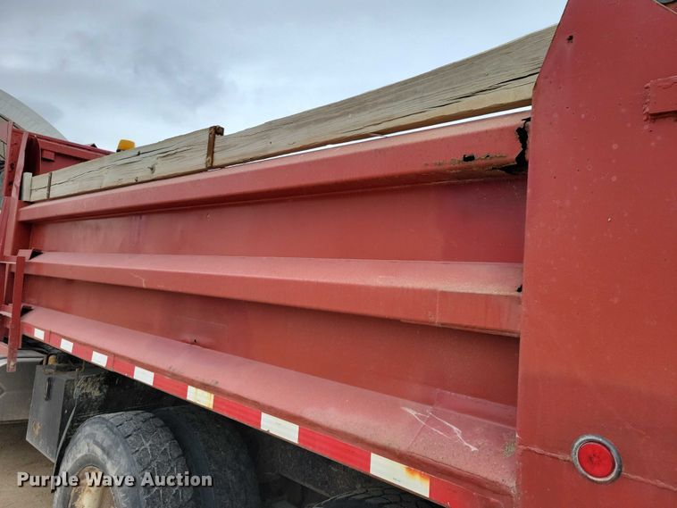 image for item EA2729 2004 International 7600 dump truck