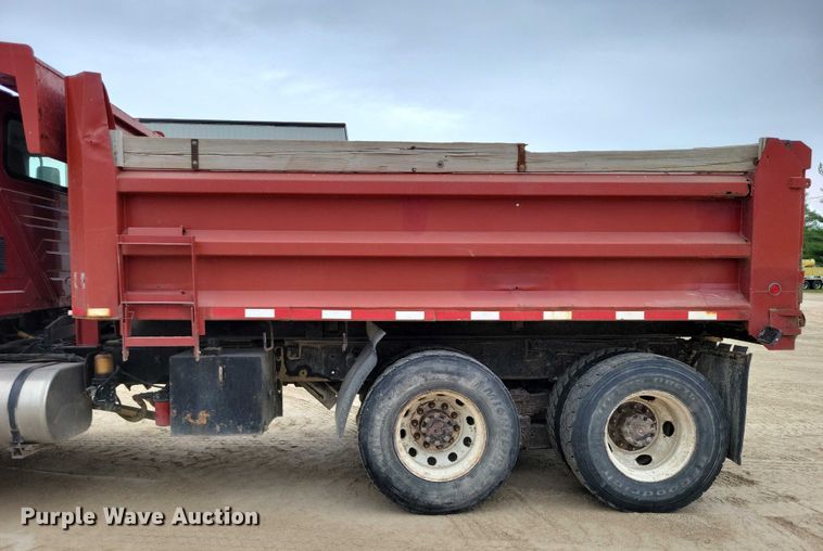image for item EA2729 2004 International 7600 dump truck