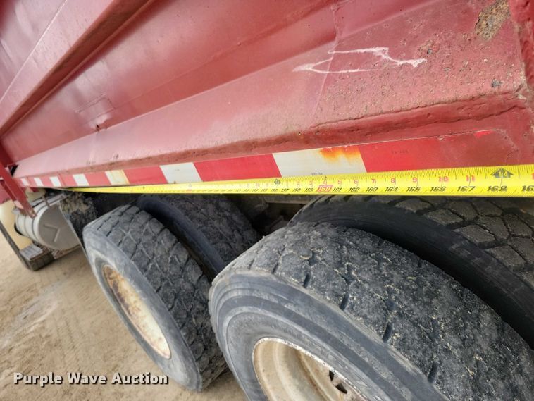 image for item EA2729 2004 International 7600 dump truck