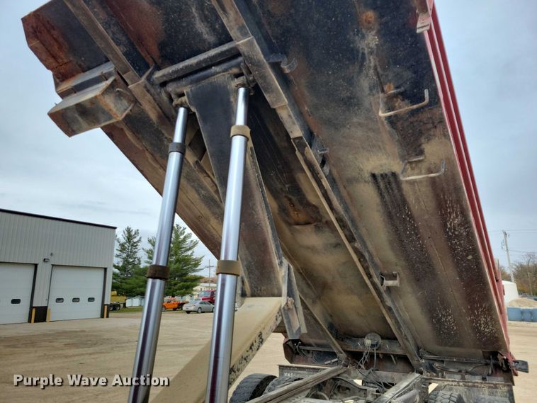 image for item EA2729 2004 International 7600 dump truck