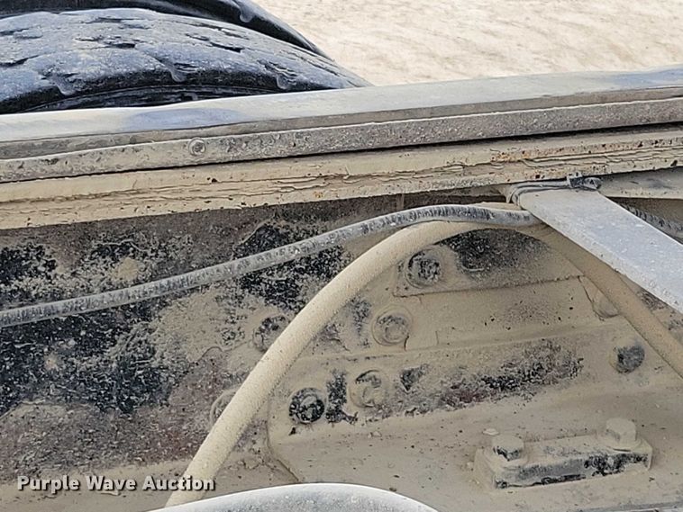 image for item EA2729 2004 International 7600 dump truck