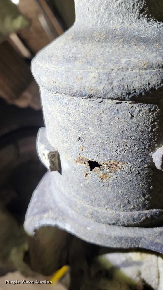 image for item EA2729 2004 International 7600 dump truck