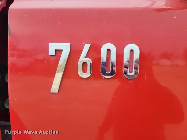 image for item EA2729 2004 International 7600 dump truck