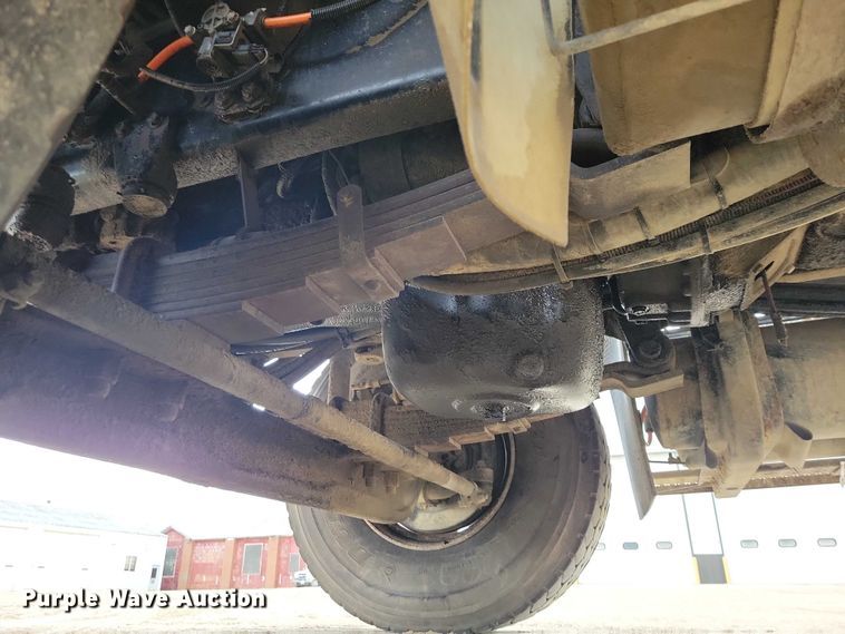 image for item EA2729 2004 International 7600 dump truck