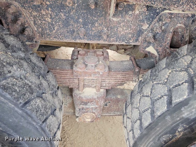 image for item EA2729 2004 International 7600 dump truck