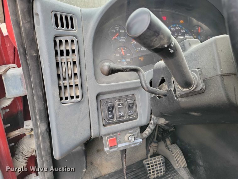 image for item EA2729 2004 International 7600 dump truck