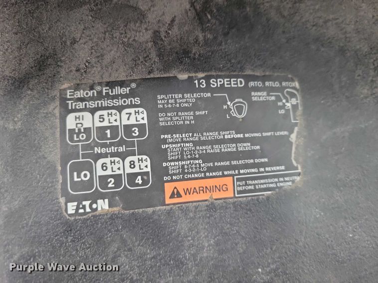 image for item EA2729 2004 International 7600 dump truck