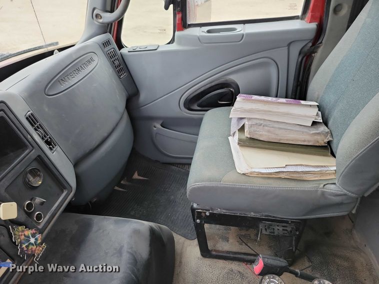 image for item EA2729 2004 International 7600 dump truck