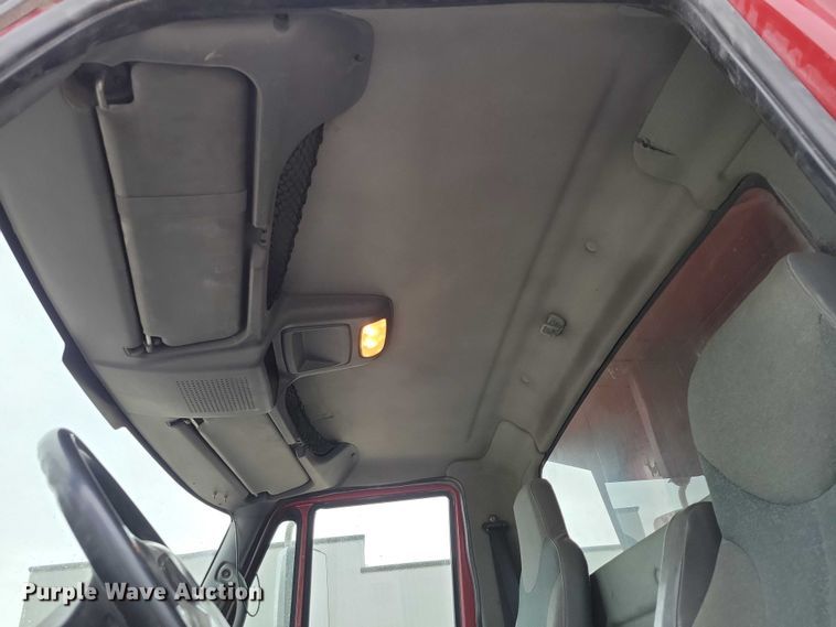 image for item EA2729 2004 International 7600 dump truck