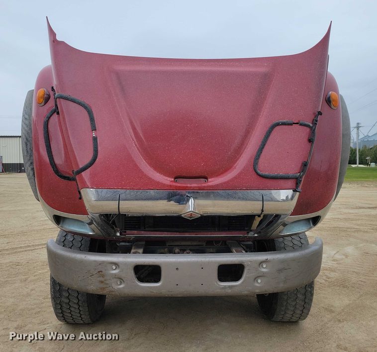 image for item EA2729 2004 International 7600 dump truck