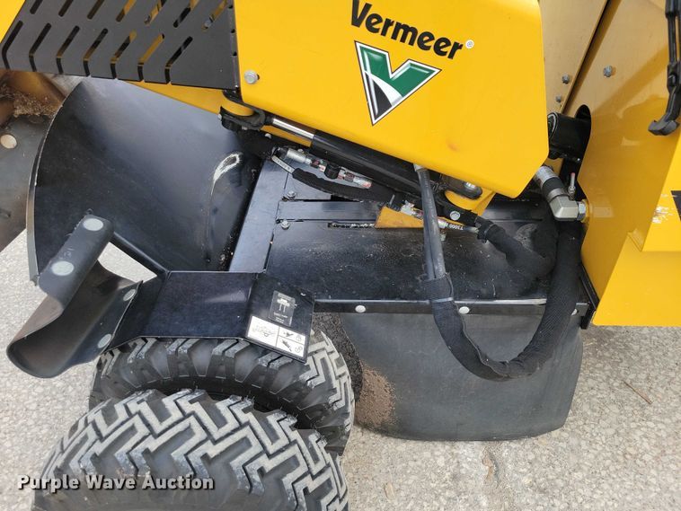 image for item EA2741 2021 Vermeer SC362 stump grinder