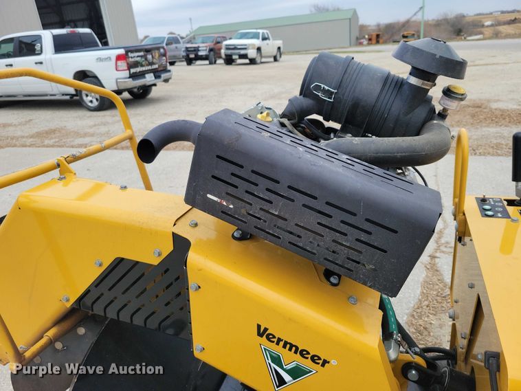 image for item EA2741 2021 Vermeer SC362 stump grinder