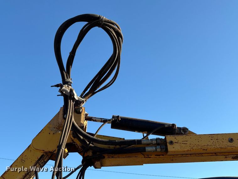 image for item EA7043 New Holland TS115A MFWD tractor