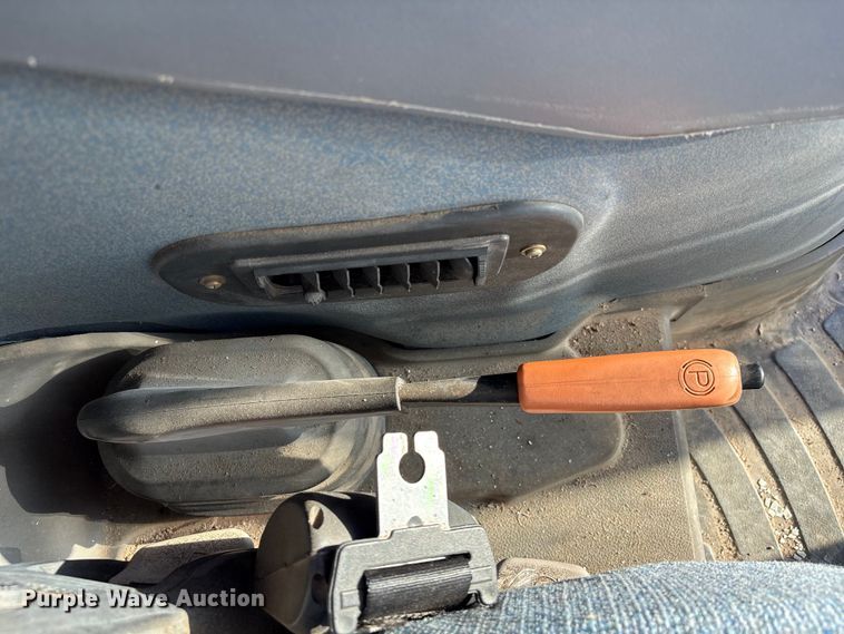 image for item EA7043 New Holland TS115A MFWD tractor