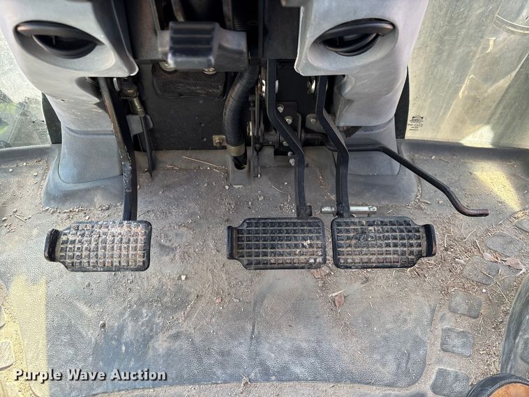 image for item EA7043 New Holland TS115A MFWD tractor