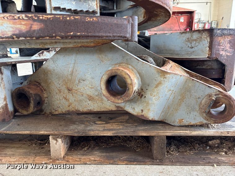 image for item EA7047 Denis Cimaf F-560 excavator felling head