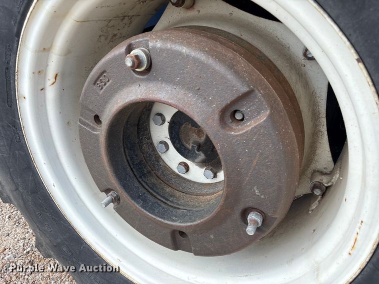 image for item EA7050 2005 New Holland TN70A MFWD tractor