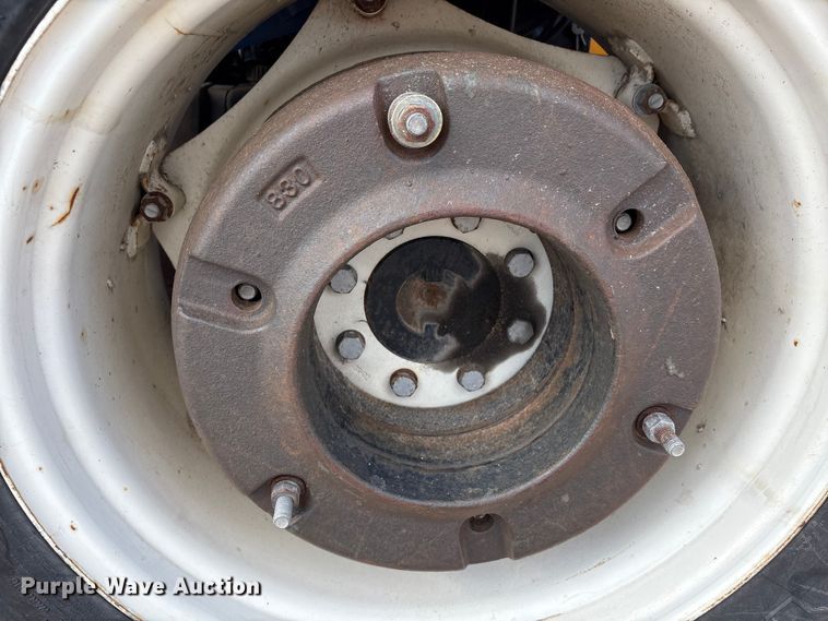 image for item EA7050 2005 New Holland TN70A MFWD tractor