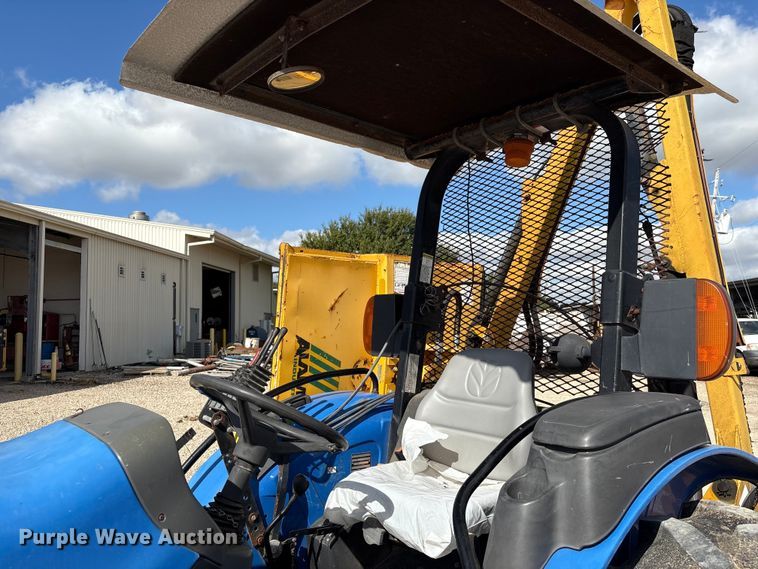 image for item EA7050 2005 New Holland TN70A MFWD tractor