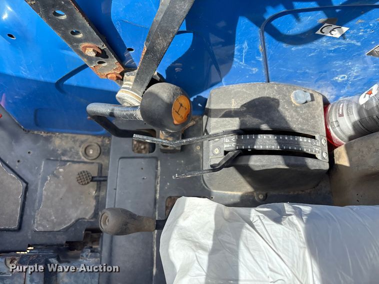 image for item EA7050 2005 New Holland TN70A MFWD tractor