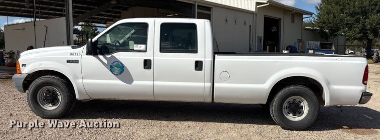 image for item EA7051 2001 Ford F250 Super Duty Crew Cab pickup truck