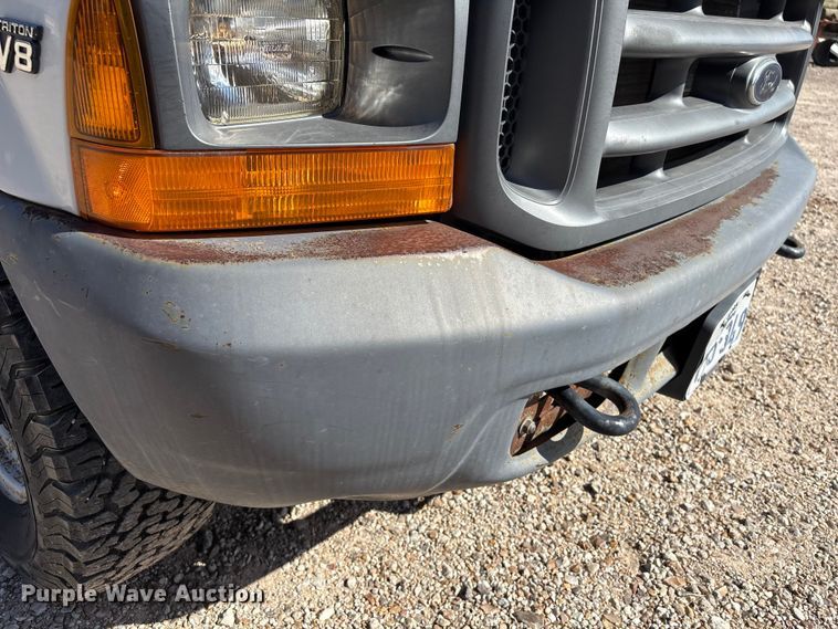 image for item EA7051 2001 Ford F250 Super Duty Crew Cab pickup truck