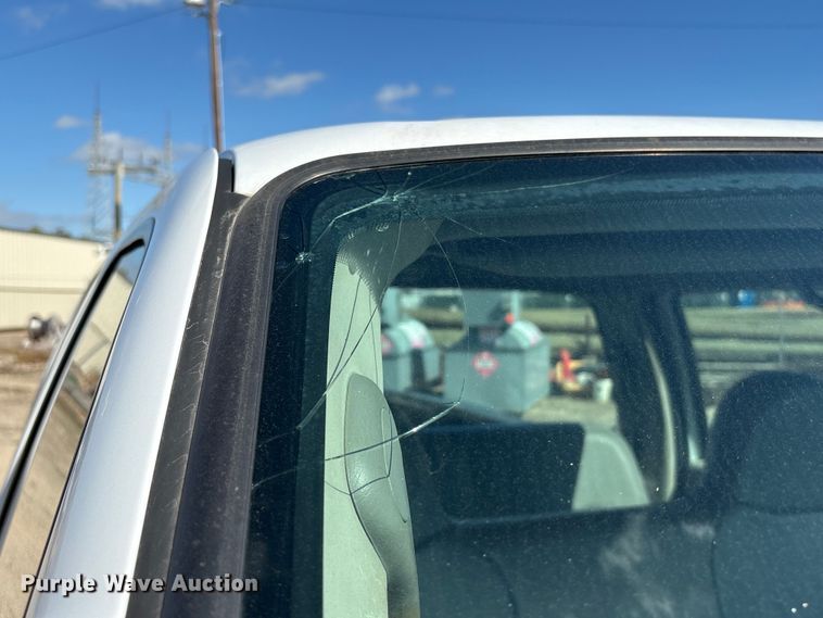 image for item EA7051 2001 Ford F250 Super Duty Crew Cab pickup truck