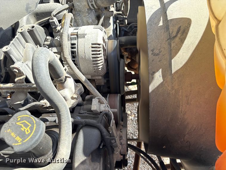 image for item EA7051 2001 Ford F250 Super Duty Crew Cab pickup truck