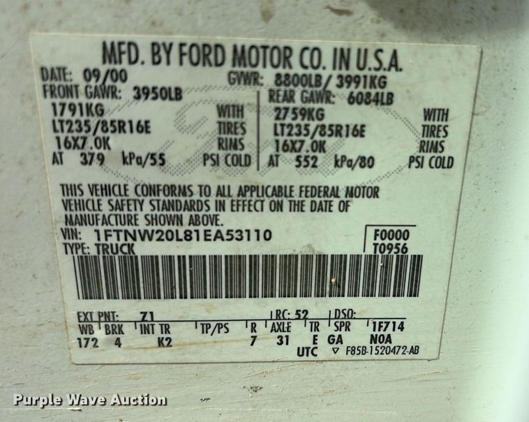 image for item EA7051 2001 Ford F250 Super Duty Crew Cab pickup truck