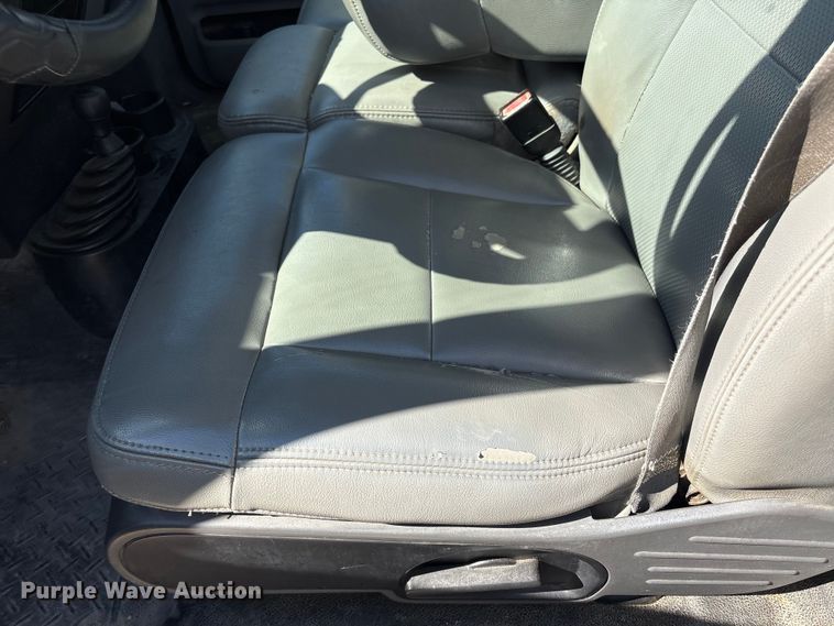 image for item EA7052 2008 Ford F150 pickup truck