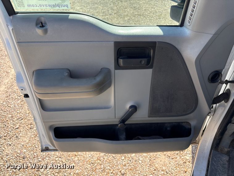 image for item EA7052 2008 Ford F150 pickup truck