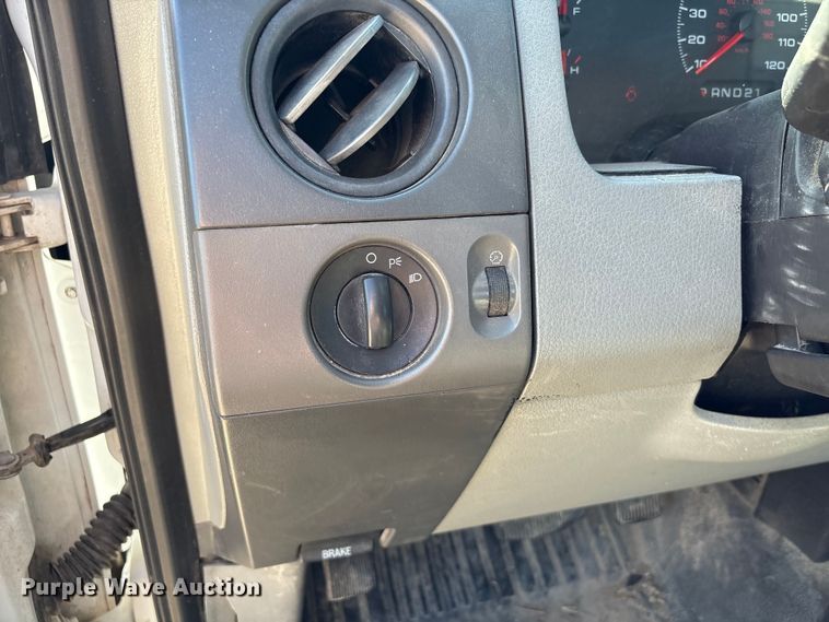 image for item EA7052 2008 Ford F150 pickup truck