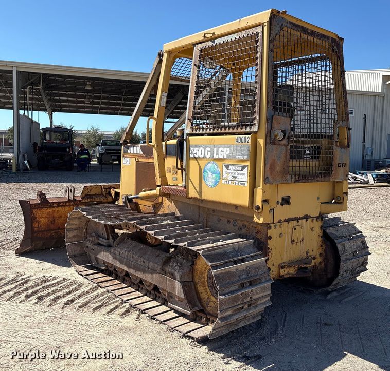 image for item EA7053 1998 John Deere 550G LGP dozer