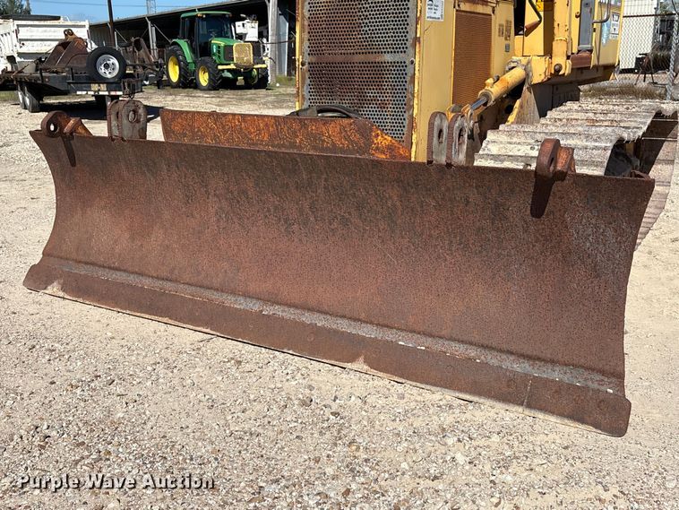 image for item EA7053 1998 John Deere 550G LGP dozer