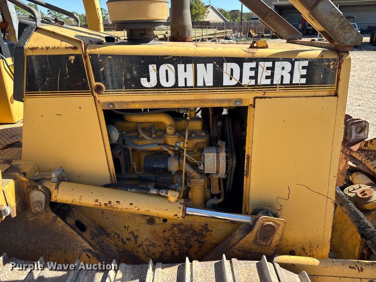 image for item EA7053 1998 John Deere 550G LGP dozer